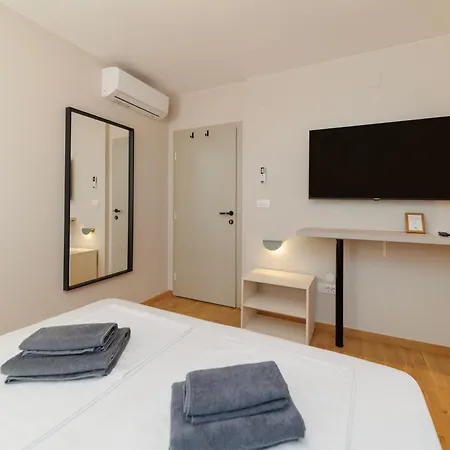 Apartment Old Town Units - Mala&vela By Belmont Realty