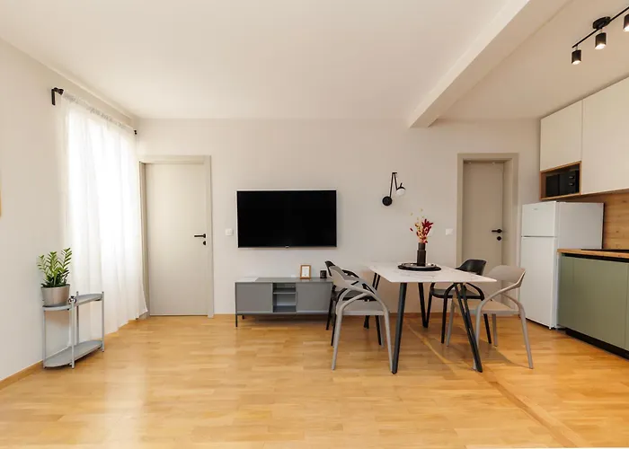 Апартаменты Old Town Units - Mala&vela By Belmont Realty *